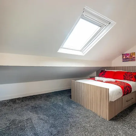 Pansiyon Raa12s For Your Relaxed And Cosy With Free Parking Leeds (West Yorkshire)