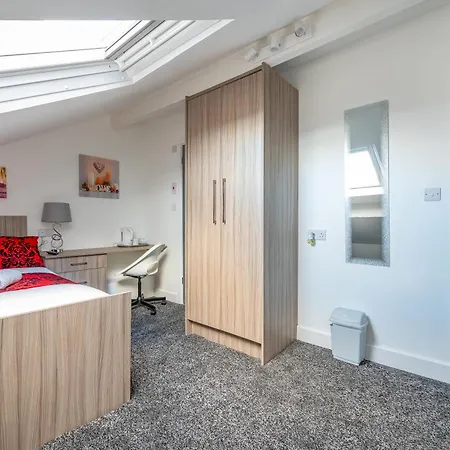 Raa12s For Your Relaxed And Cosy With Free Parking Homestay