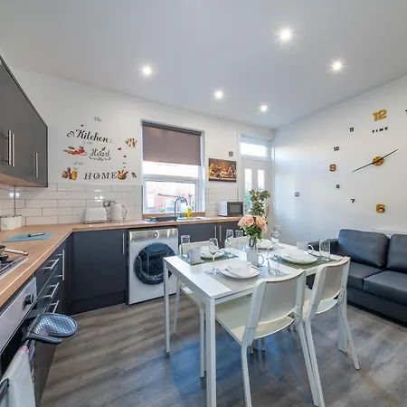Homestay Raa12s For Your Relaxed And Cosy With Free Parking