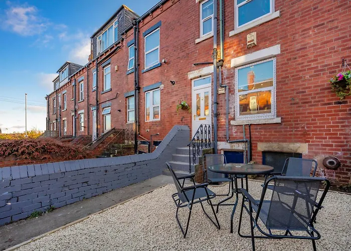 Raa12s For Your Relaxed And Cosy With Free Parking * Leeds (West Yorkshire)