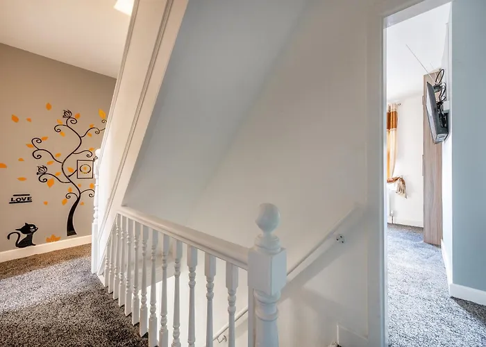 Raa12s For Your Relaxed And Cosy With Free Parking Homestay *