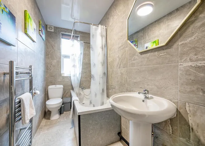 Raa12s For Your Relaxed And Cosy With Free Parking Habitación en casa particular *