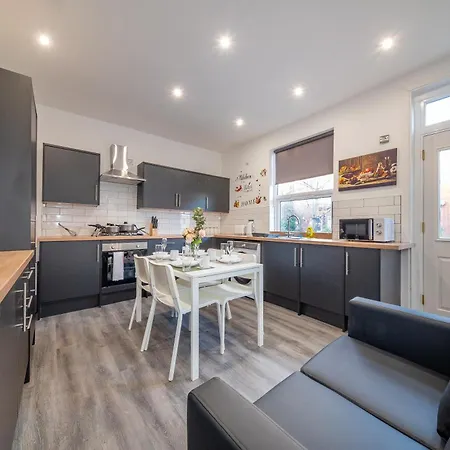 Homestay Raa12s For Your Relaxed And Cosy With Free Parking