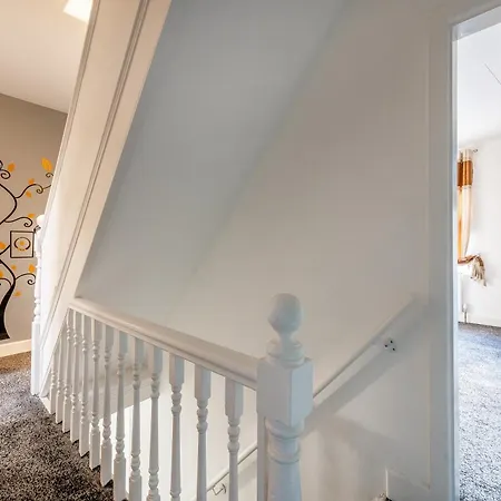 Raa12s For Your Relaxed And Cosy With Free Parking Homestay *