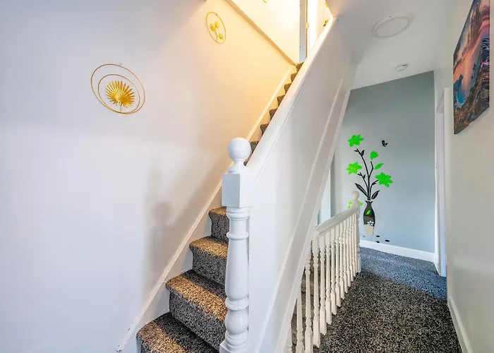 Raa12s For Your Relaxed And Cosy With Free Parking Λιντς